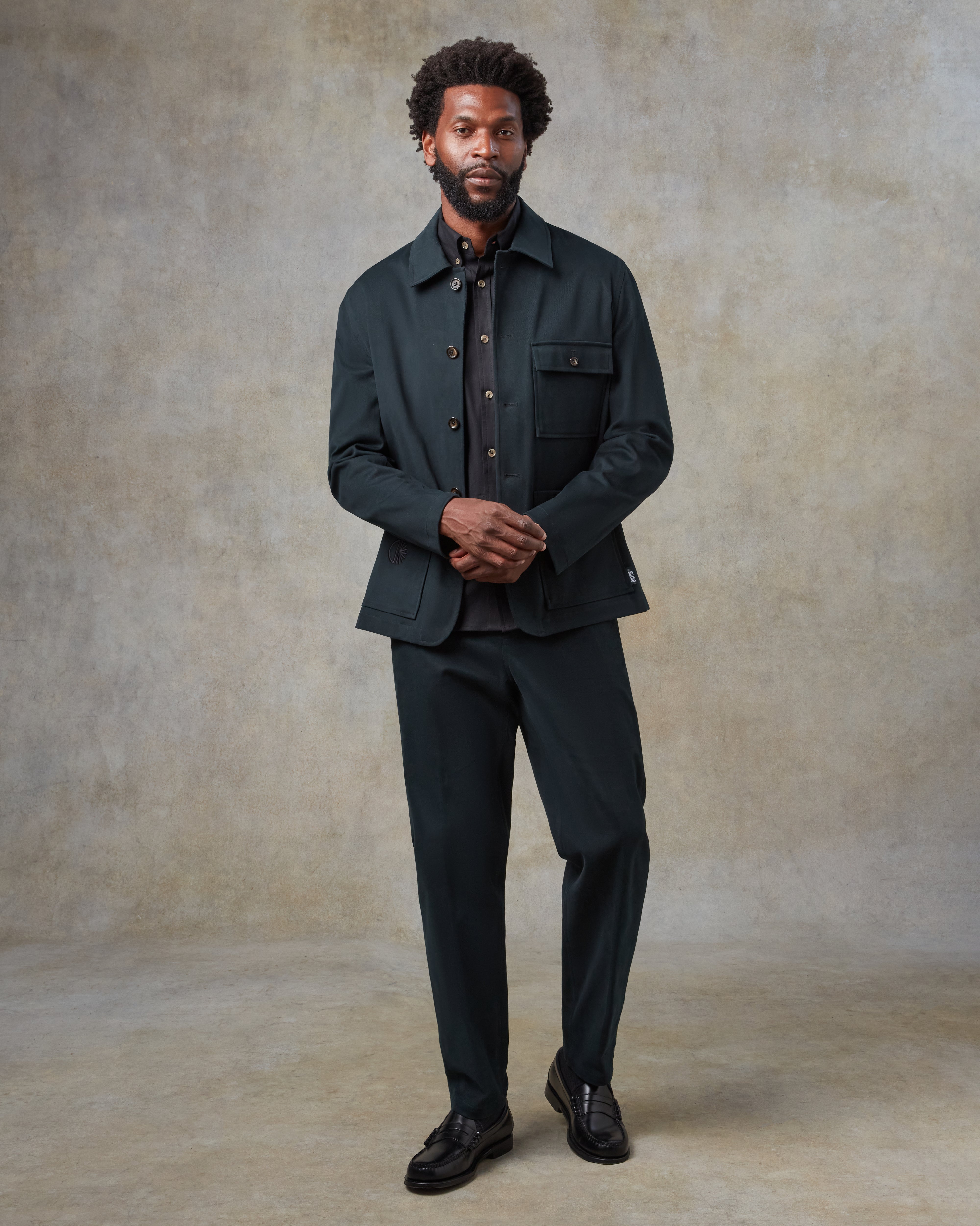 THE OUTFIT<br>
EVERYONE IS <br> TALKING ABOUT.